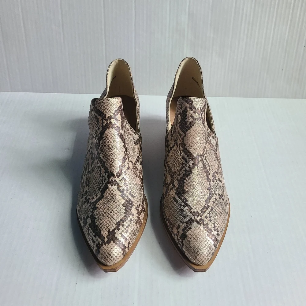 NWOT CHINESE LAUNDRY mali cream snake ankle boots - Picture 2 of 10